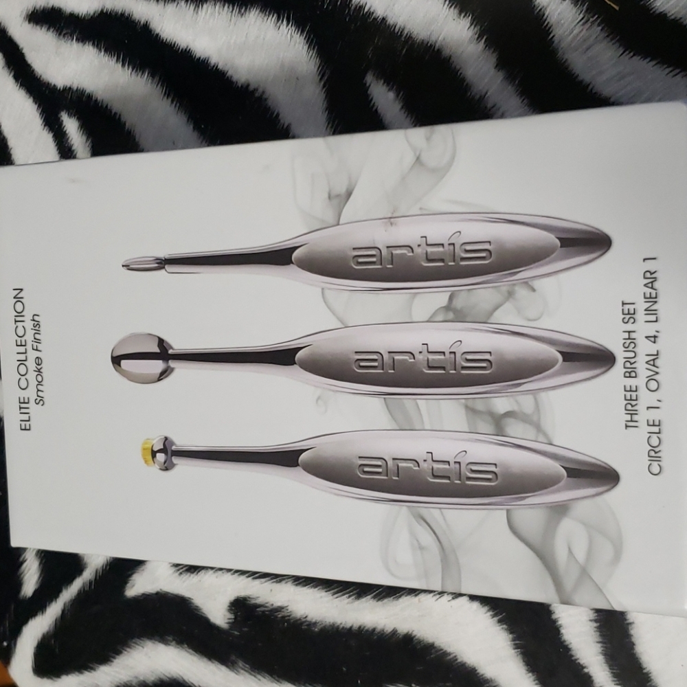 Artis brush collection